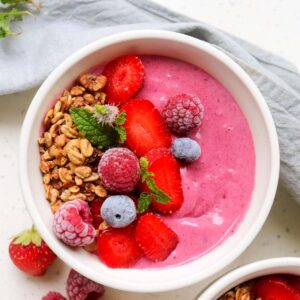 Thumbnail of low calorie açaí bowl.