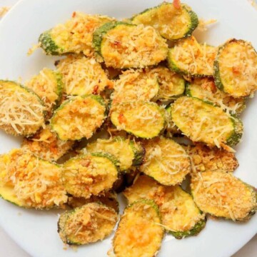close up view of zucchini chips.