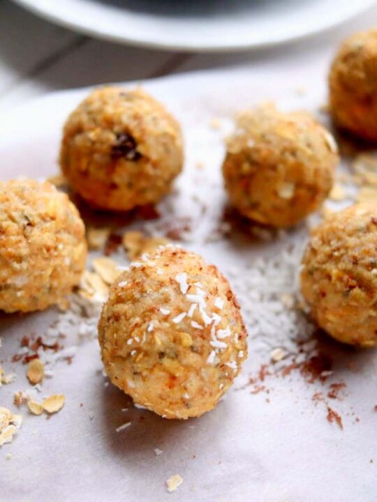 healthy oatmeal bites thumbnail picture.