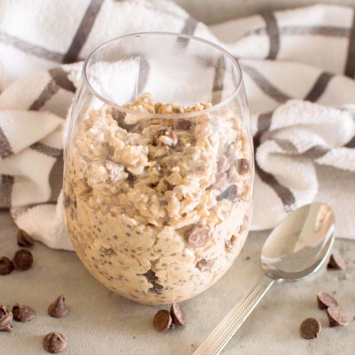 Thumbnail of overnight oats cookie dough.