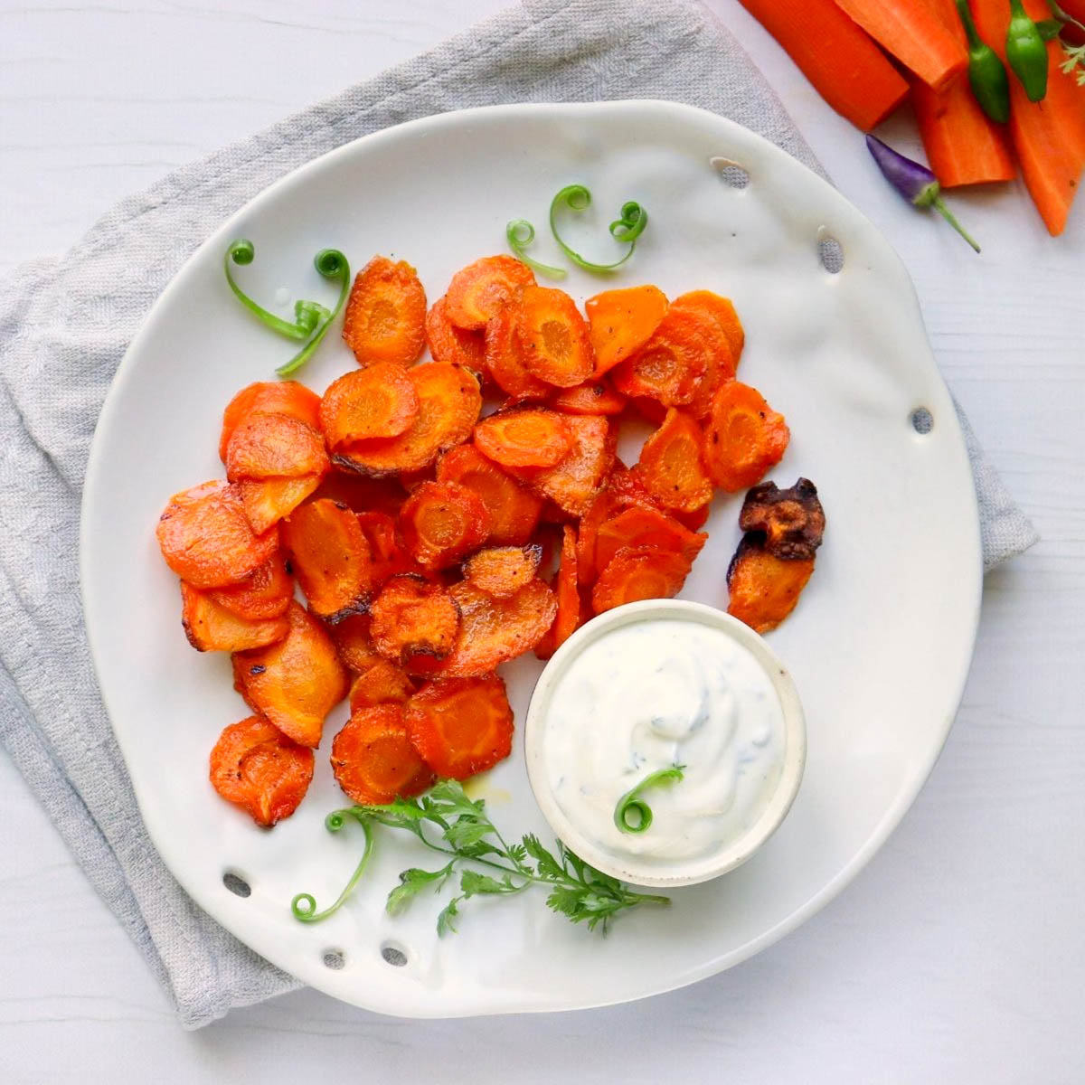 air fryer carrot chips thumbnail picture.