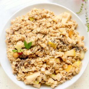 apple cinnamon oatmeal thumbnail picture.