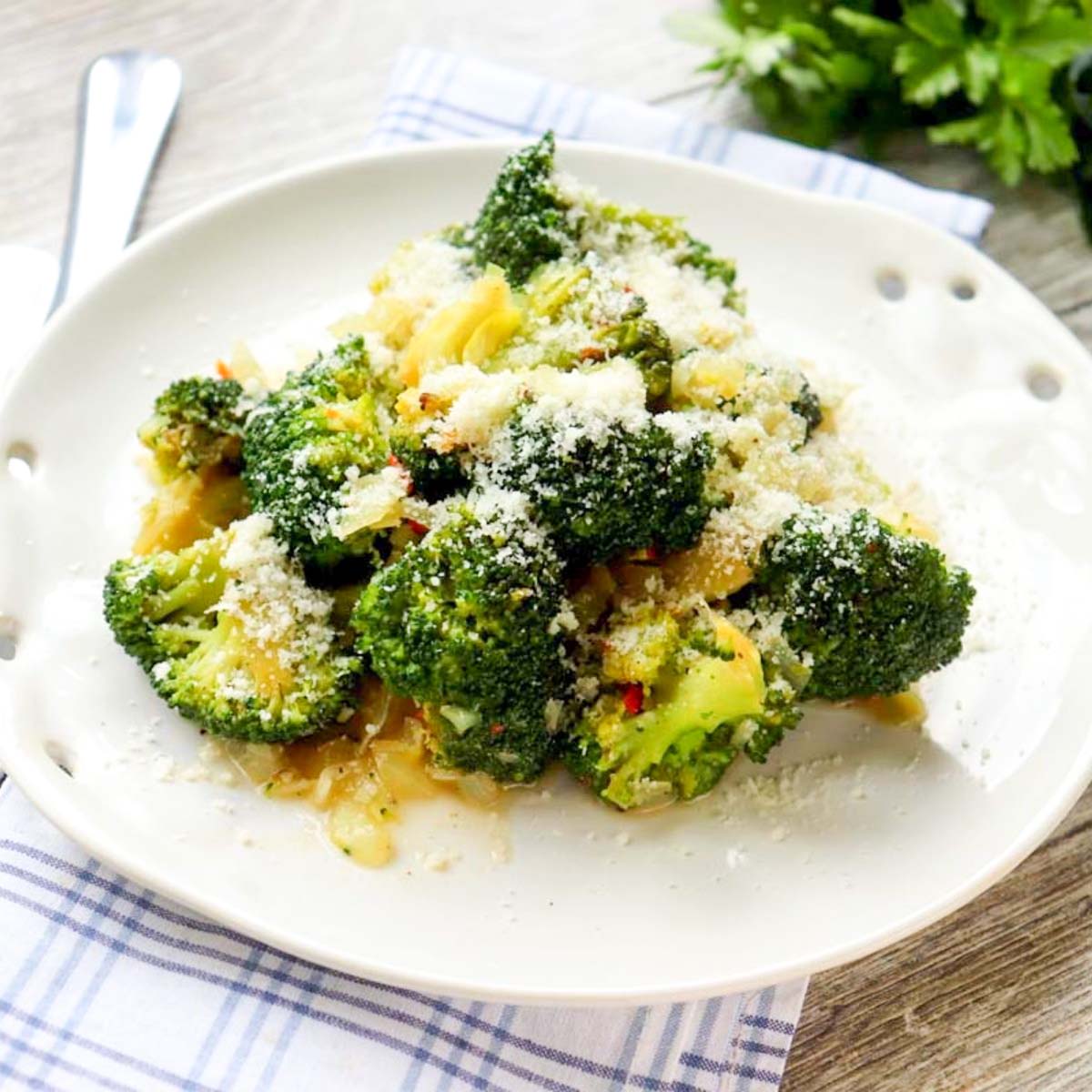 balsamic vinegar broccoli thumbnail picture.
