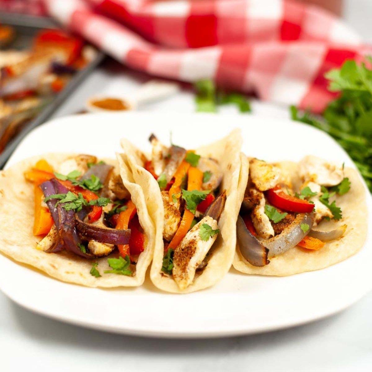 sheet pan chicken fajitas thumbnail picture.