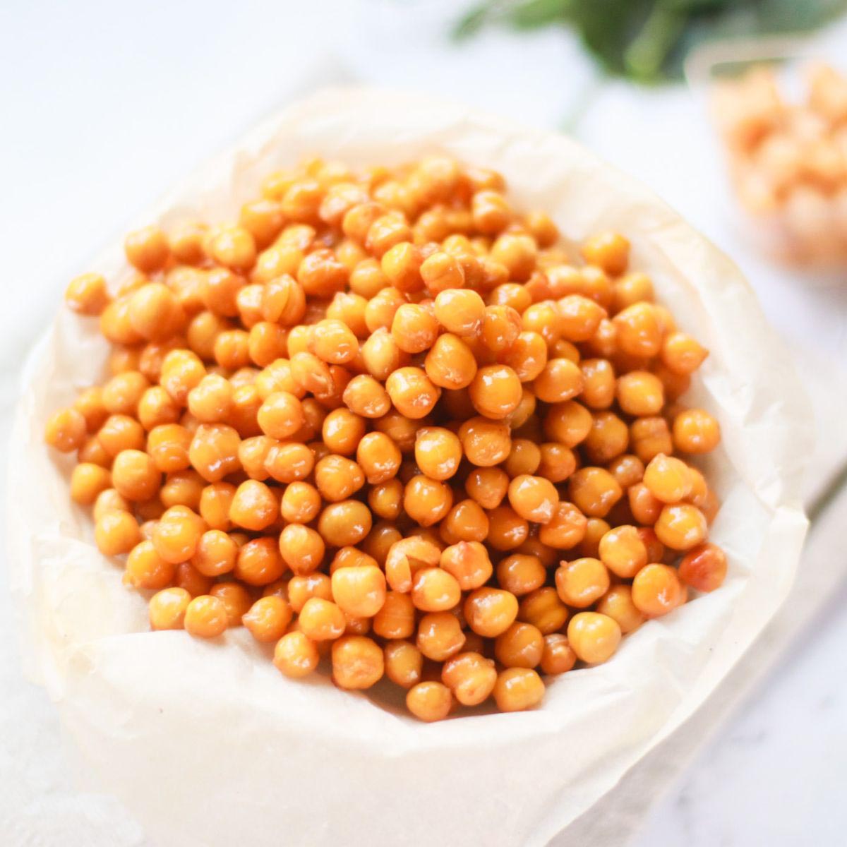 crispy oven roasted chickpeas thumbnail picture.