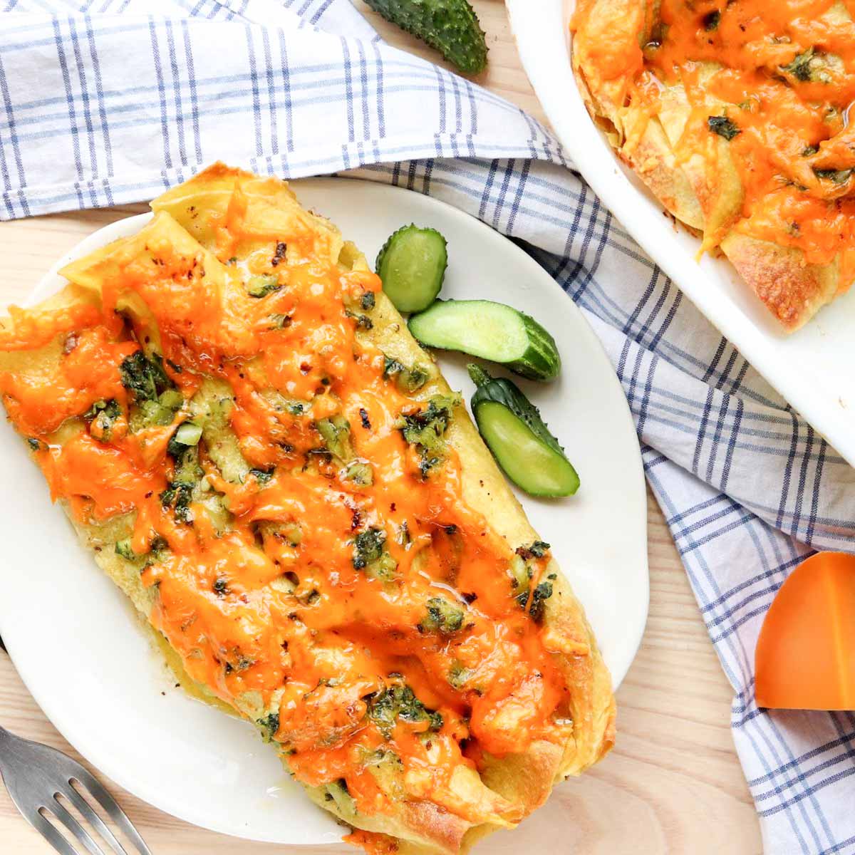 easy chicken enchiladas thumbnail picture.