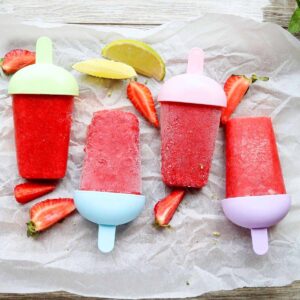 fresh strawberry popsicles thumbnail picture.