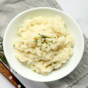 garlic and herb mashed cauliflower thumbnail picture.