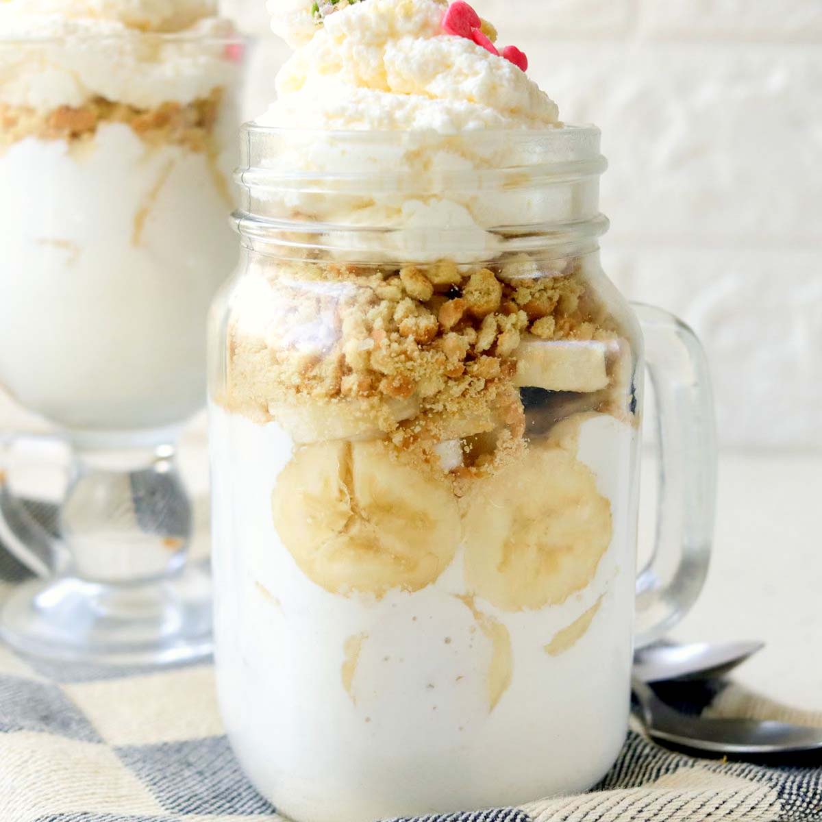 healthier banana cream pie thumbnail picture.