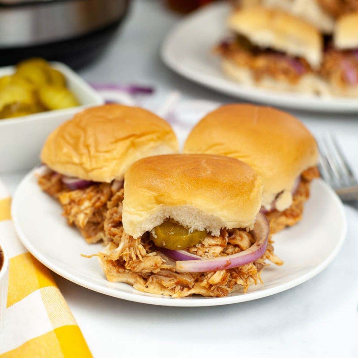 Instant Pot bbq chicken sliders thumbnail picture.