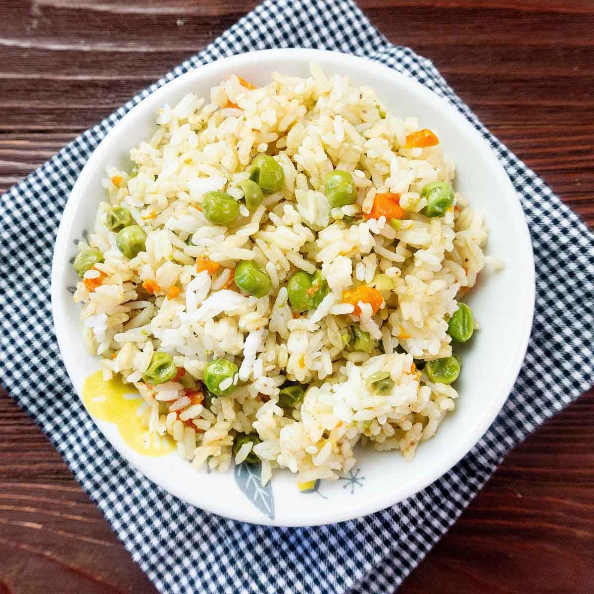 Instant Pot vegetable fried rice thumbnail picture.