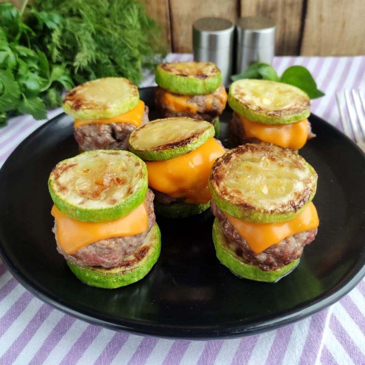 zucchini sliders thumbnail picture.