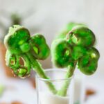 St. Patrick's Day shamrock pretzels thumbnail picture.