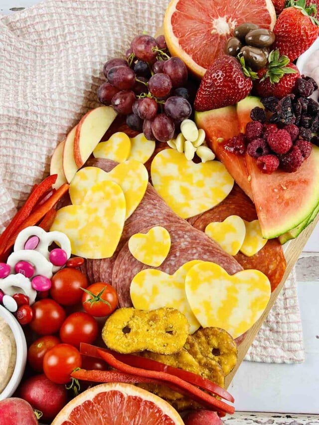 Last-Minute Low-Calorie Romantic Valentine's Charcuterie Board