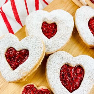 Thumbnail of jam heart cookies.
