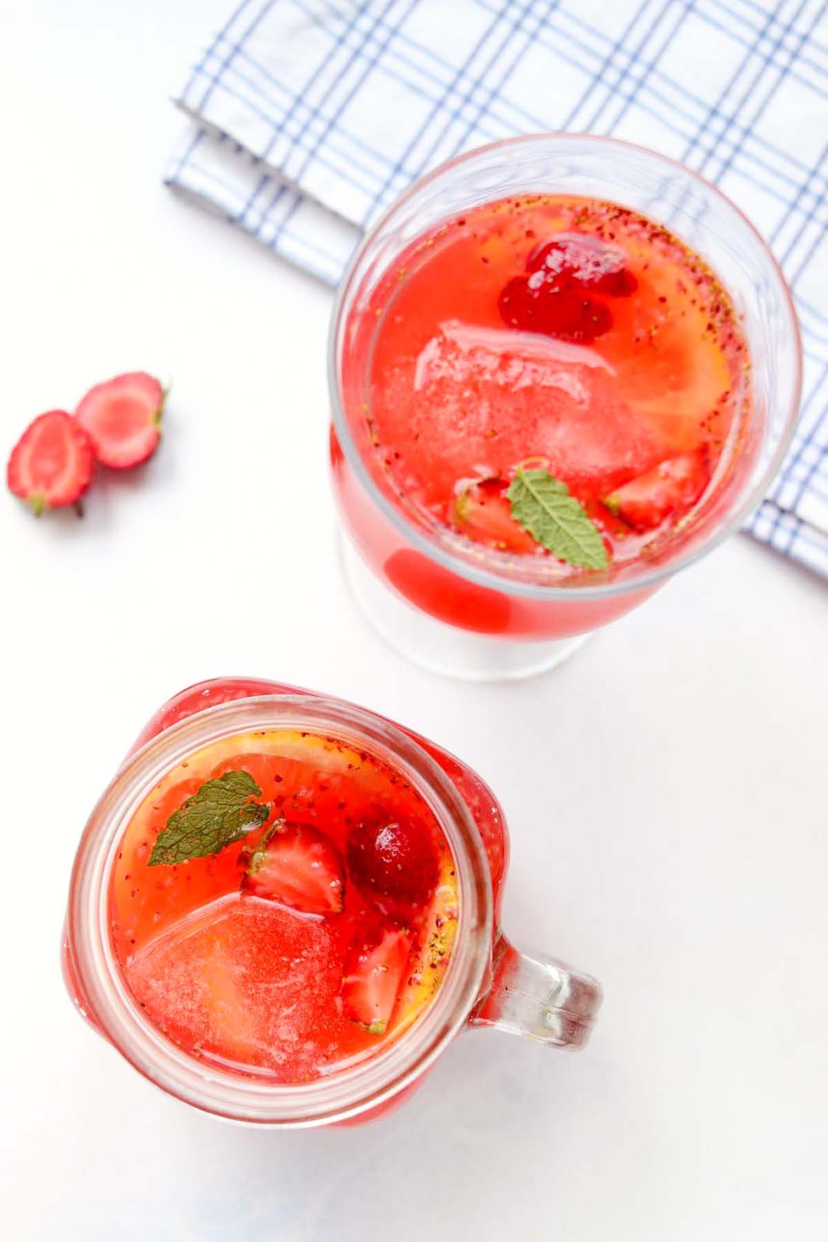 Strawberry lemonade in two glasses.