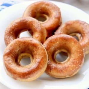 Thumbnail of low calorie apple cider donuts.