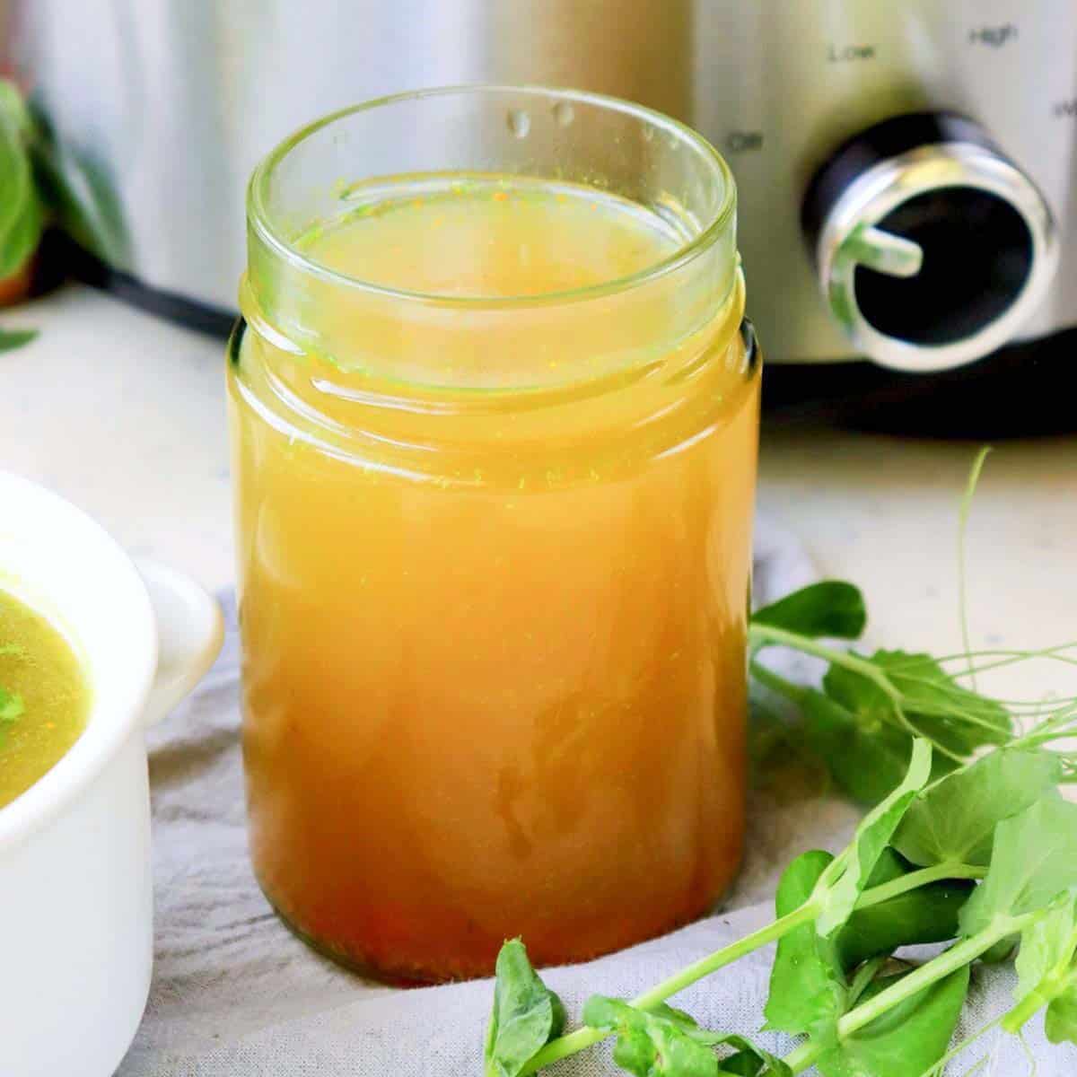 Thumbnail of low calorie chicken stock.